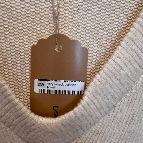 BKE Soft Beige V-Neck Sweater - Picture 3 of 3